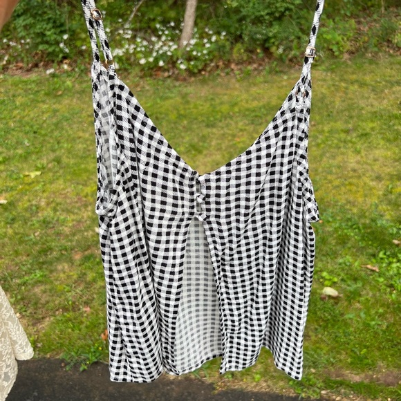 Kendall & Kylie Women’s Top - Picture 2 of 3